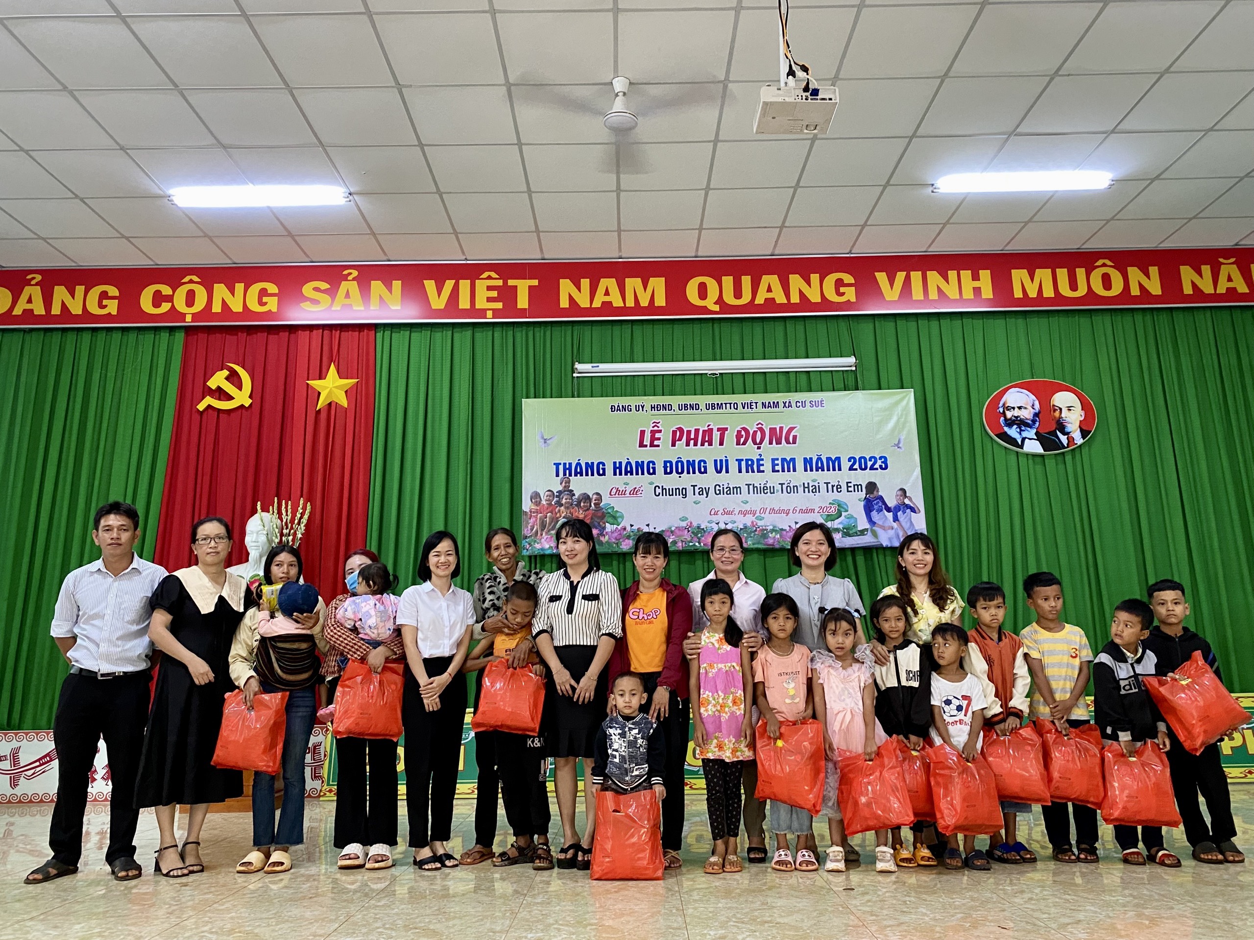 UBND xã Cư Suê tổ chức Lễ phát động Tháng hành động vì trẻ em năm 2023 với chủ đề: “Chung tay giảm thiểu tổn hại trẻ em” 